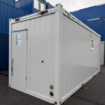 aktion-sanitaercontainer-20-fuss-021810322-schwarz-weiß-aussen-2