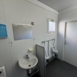 aktion-sanitaercontainer-20-fuss-dusche-wc-021585744-innen-2