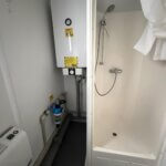 aktion-sanitaercontainer-20-fuss-021810322-schwarz-weiß-aussen-6