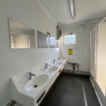 aktion-sanitaercontainer-20-fuss-dusche-wc-021585744-innen-4