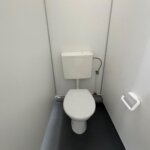 aktion-sanitaercontainer-20-fuss-1513063-wc-damen-herren-innen-3